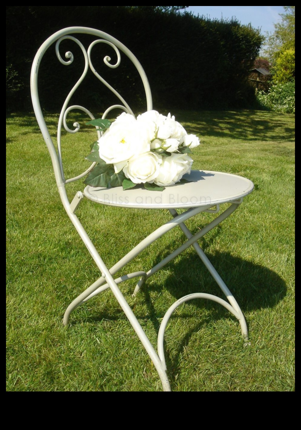 Blossom Bliss: Dezvăluirea confortului în tendințele mobilierului de grădină