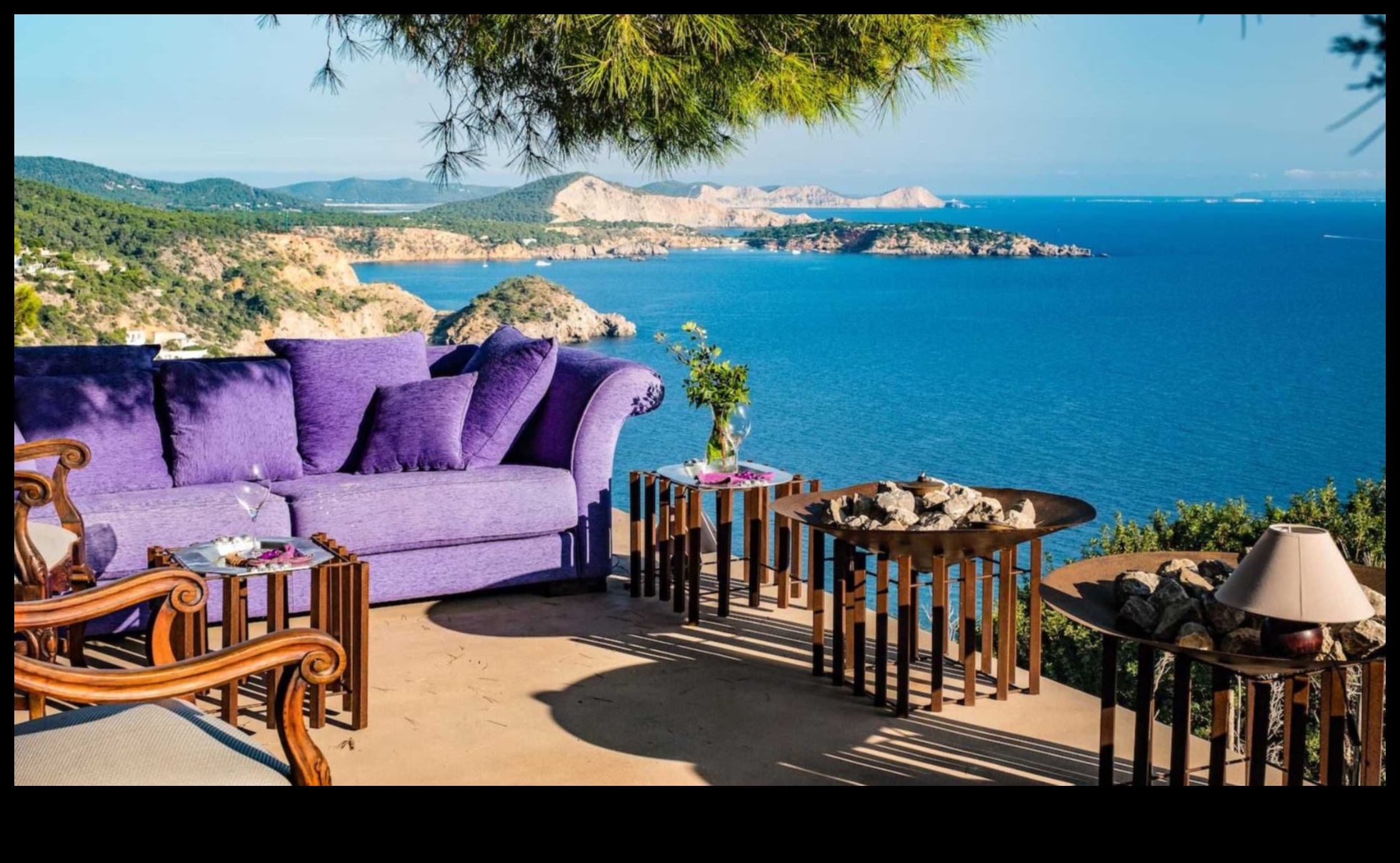 Vederi pe malul apei: panorame pe malul lacului și al iazului