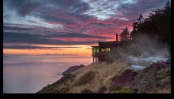 Vederi pe malul apei: panorame pe malul lacului și al iazului